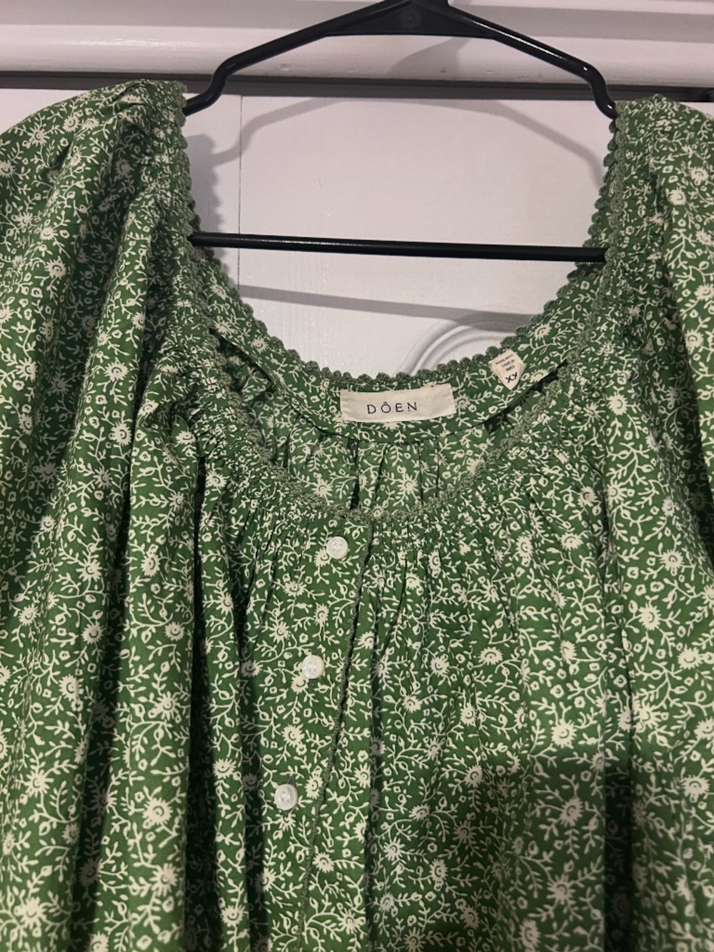 Doen Green Floral Peasant Blouse - Picture 3 of 5